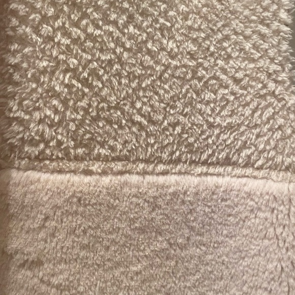 Guess Reversible Faux Fur Faux Suede Jillet/Vest - Picture 8 of 10